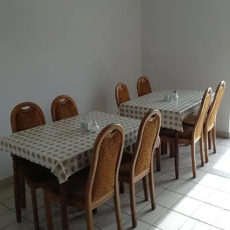 Apartmanhaz Кестхей