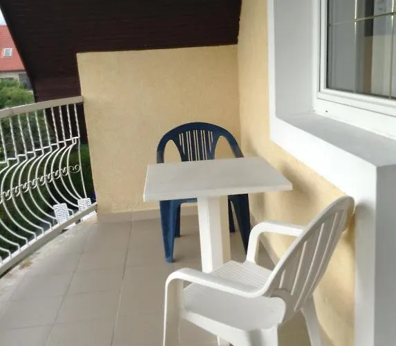 Apartmanhaz בית הארחה 3*