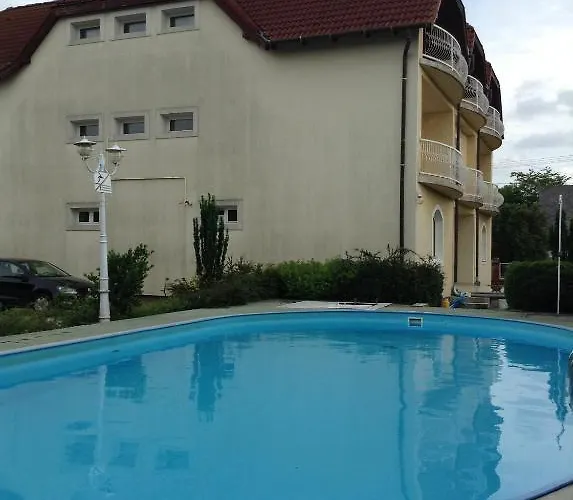 בית הארחה Apartmanhaz 3*